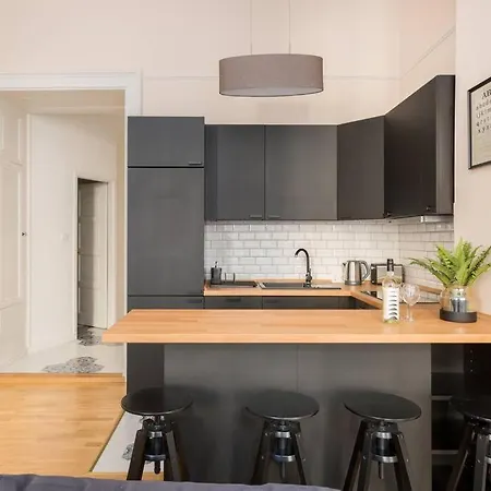 Center Dream At The Danube Apartment *
