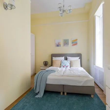 Center Dream At The Danube Apartment